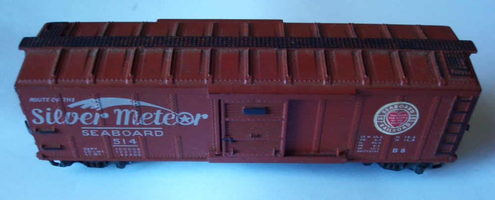 Seaboard Box Car-Black Highlights